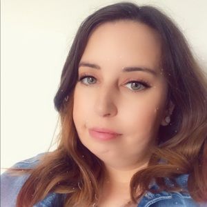 Meet your Posher, Danna